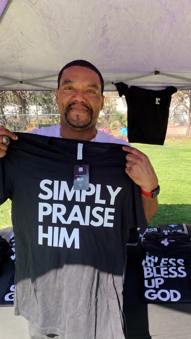 Simply Praise Him Signature Unisex Tee